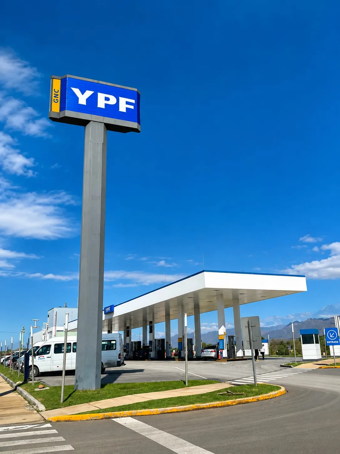 Foto de YPF · Luján de Cuyo, Luján de Cuyo, Mendoza